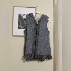 Oddi Gray Sleeveless Women's Casual Top